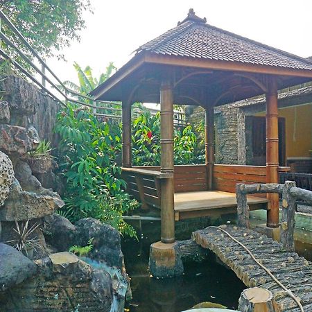 Oyo 90369 安努尔伊斯兰家庭旅馆 Cigombong 外观 照片