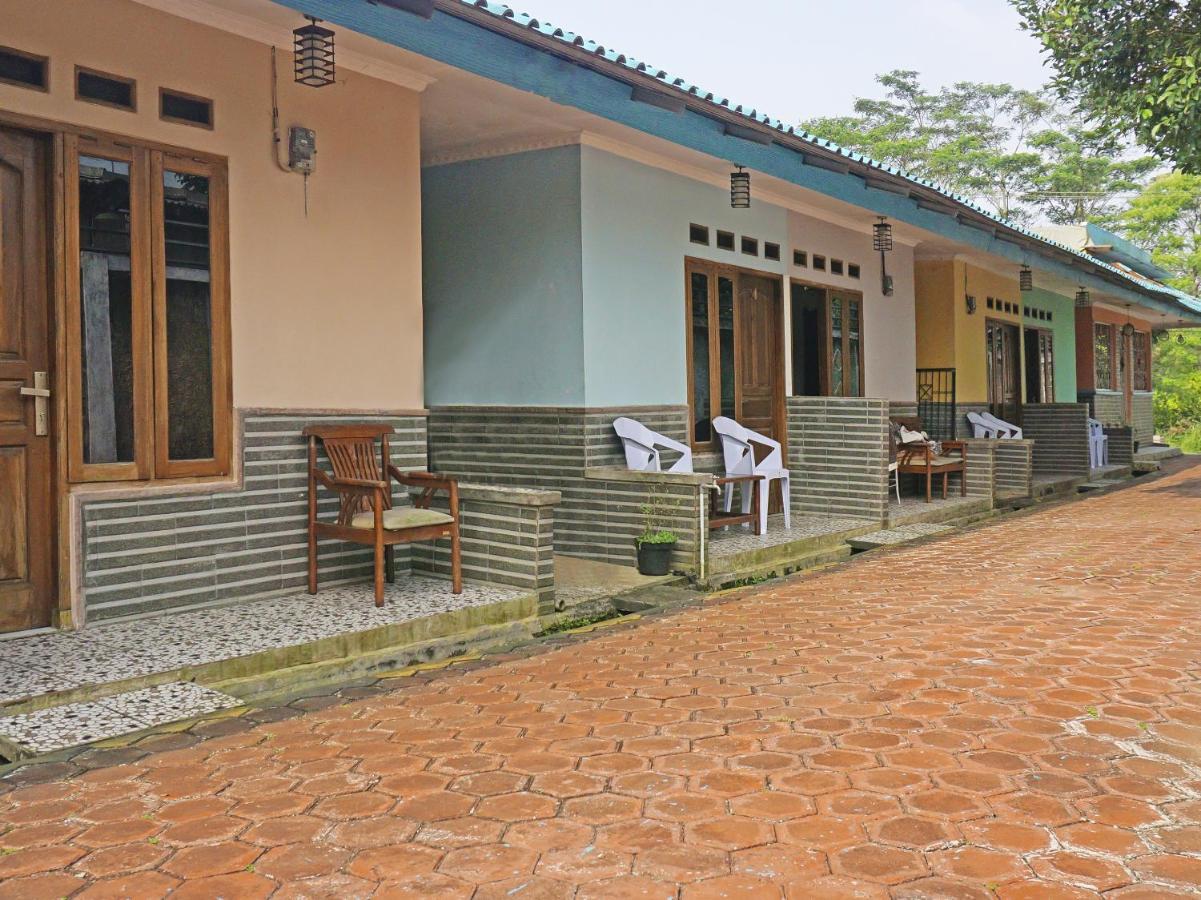 Oyo 90369 安努尔伊斯兰家庭旅馆 Cigombong 外观 照片